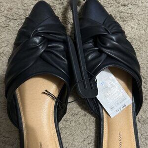 Time and Tru women's vinyl twist mule shoes black